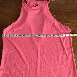 Cute twist back lululemon tank